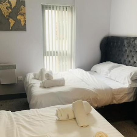 2 Bedroom Free Parking By Concert Square Sleeps 8 Liverpool Exterior photo