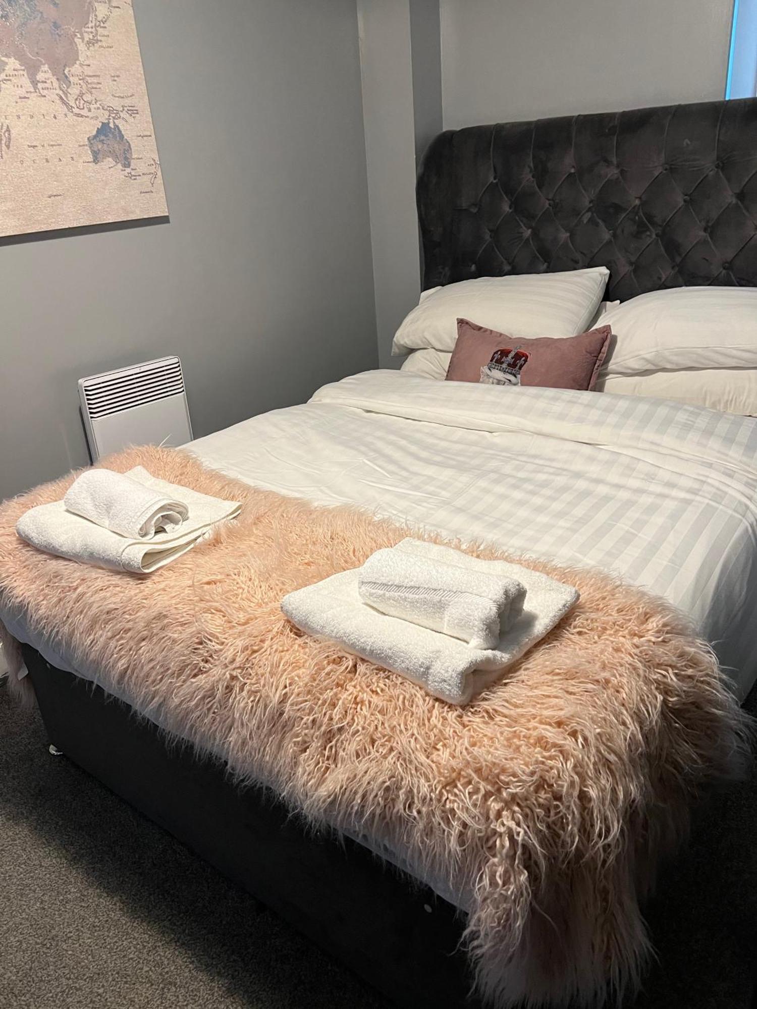 2 Bedroom Free Parking By Concert Square Sleeps 8 Liverpool Exterior photo